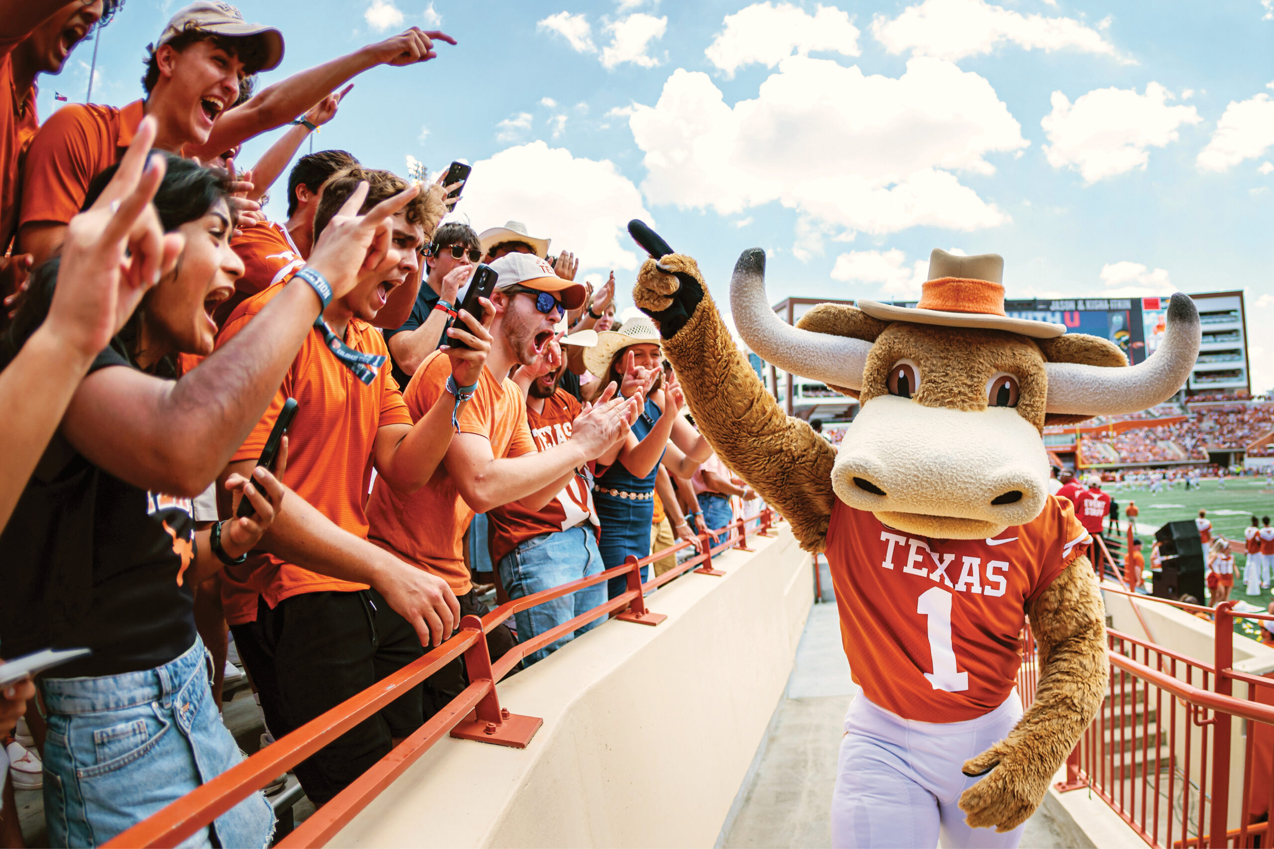 Hook'em with the UT fans